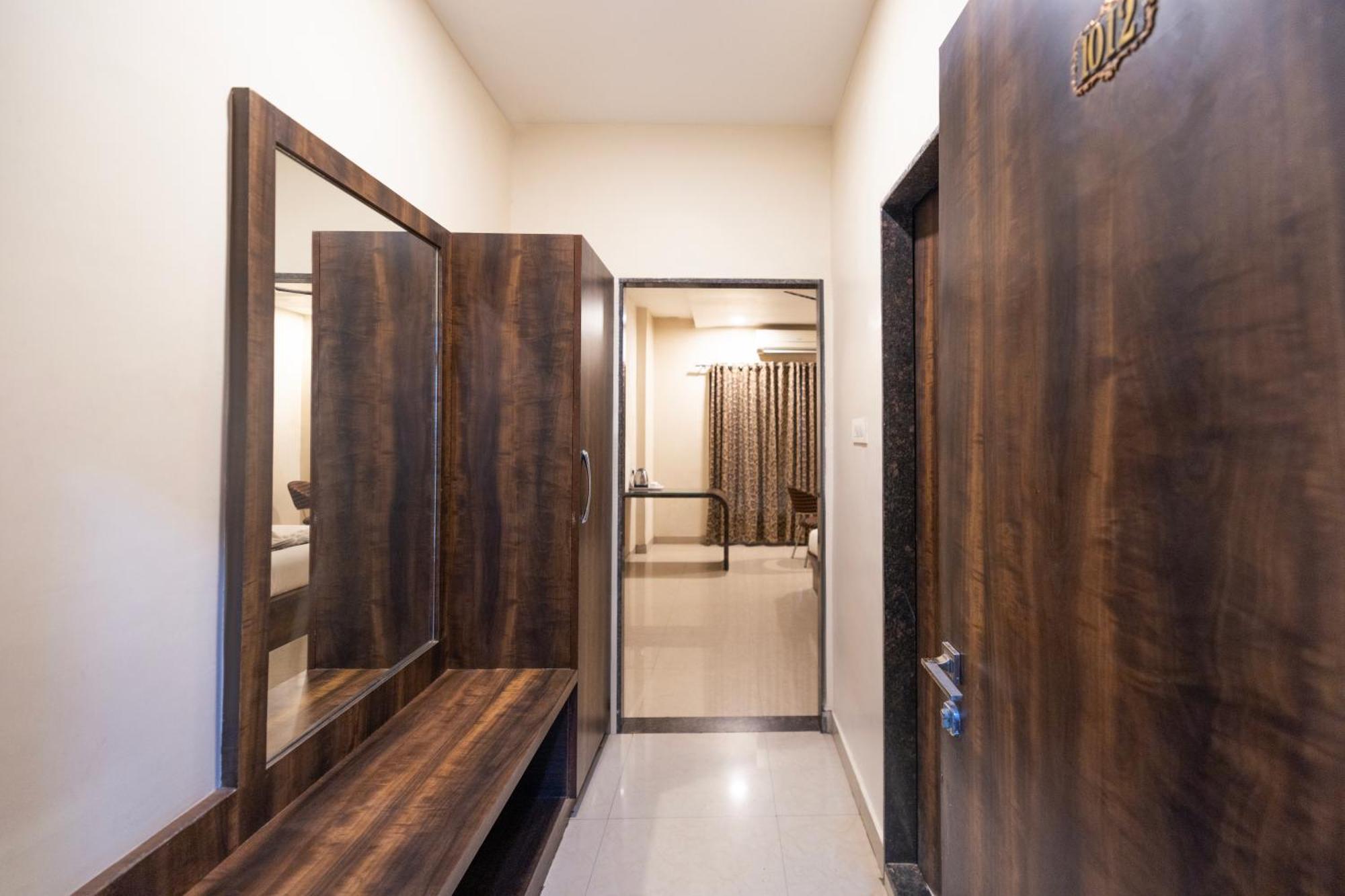 Sheetal International Hotel Raipur  ภายนอก รูปภาพ